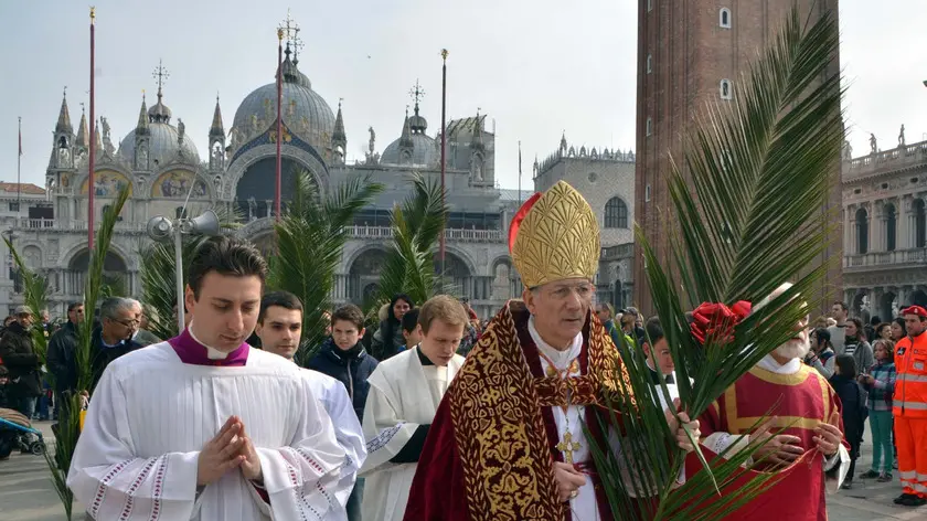 Interpress/Mazzega Venezia, 20.03.2016.- Domenica delle Palme, proicessione officiata dal Patriarca Francesco Moraglia.- Nella foto in Piazza San Marco.-