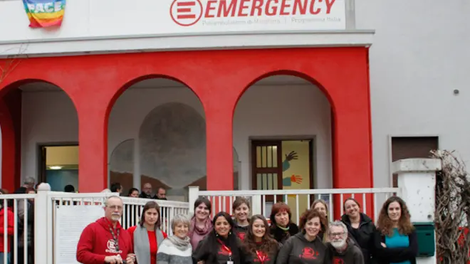 Apertura al pubblico del Poliambulatorio di Emergency in via Varé, Marghera. Nella foto: il gruppo di operatori del centro.