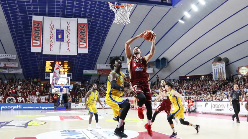 FOTO CANDUSSI/ Cruccu/ Mestre, Palasport Taliercio/ Partita Umana Reyer vs Vanoli Cremona / nella foto: Mitchell Watt