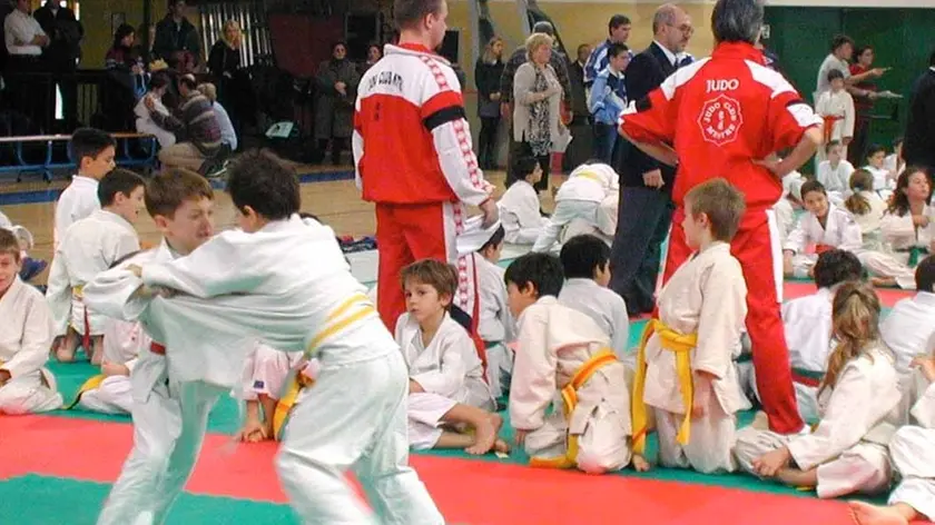 Mestre 03/12/00 via Olimpia 1° manifestazione provinciale non competitiva di judo per bambini da 6 a 12 anni richiesto da Colucci (C) Bertolin M.
