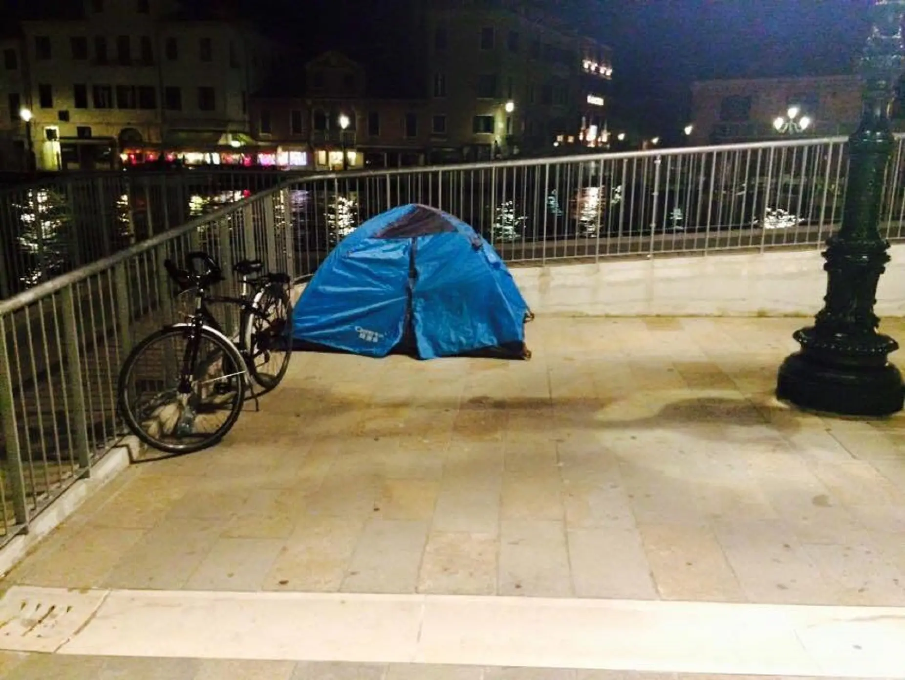 La tenda fotografata da Gabriele Piccoli