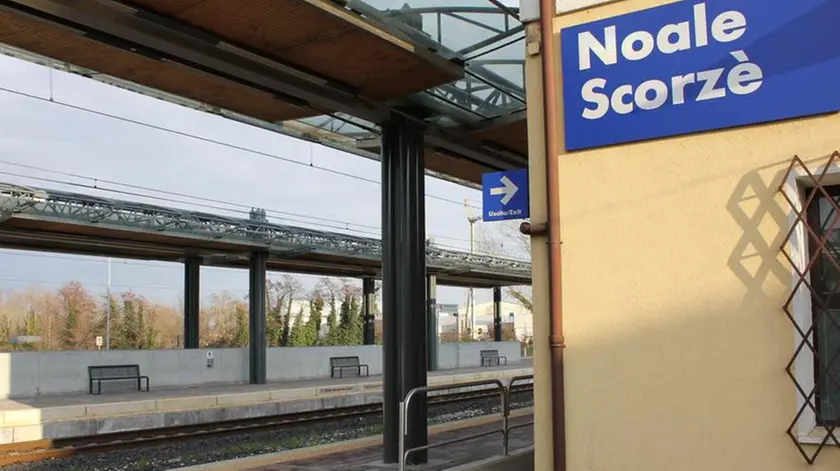 NOALE:_ VANDALISMI ALLA STAZIONE DI NOALE STAZIONI FERROVIARIE