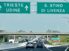 MORSEGO - DINO TOMMASELLA - NOVENTA -TRAFFICO IN AUTOSTRADA NEI PRESSI USCITA S. STINO/CAORLE