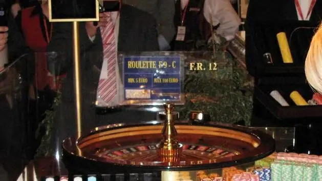 CASINO' DI VENEZIA A CA' VENDRAMIN CALERGI EUROPEAN DEALER CHAMPIONSHIP CAMPIONATO EUROPEO DEI CROUPIER..Nella foto Monika Arendarska (Polonia) - La roulette al casino'