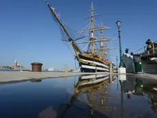 L'Amerigo Vespucci ormeggiata in Riva San Biagio (foto Agenzia Interpress)