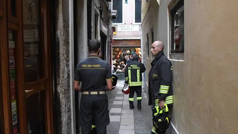 Interpress/M.Tagliapietra Venezia 07.09.2018.- Intervento dei vigili del fuoco a San Marco 3656, calle degli assassini.