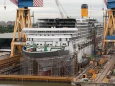 - Costa Favolosa nel bacino di carenaggio di Fincantieri a Marghera