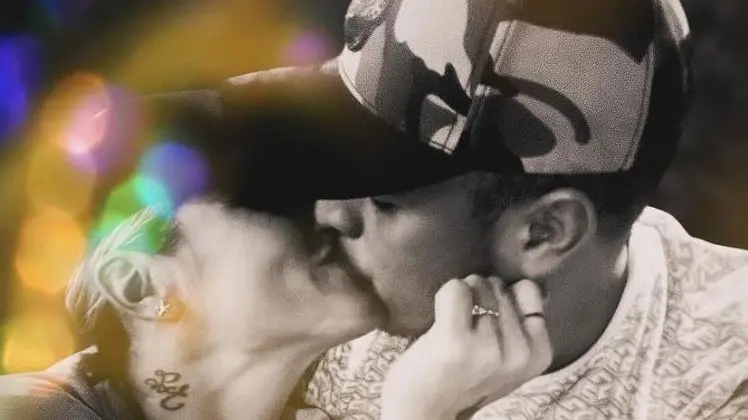 Il bacio tra i fidanzati
