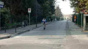 A sinistra Via Zinelli a Mirano In alto via Varotara a Zianigo