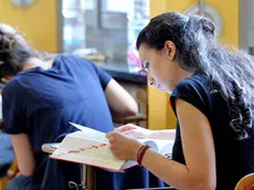 Gli studenti affrontano la seconda prova degli esami di maturità 2015 presso il Liceo Cavour, Torino, 18 Giugno 2015 ANSA/ ALESSANDRO DI MARCO