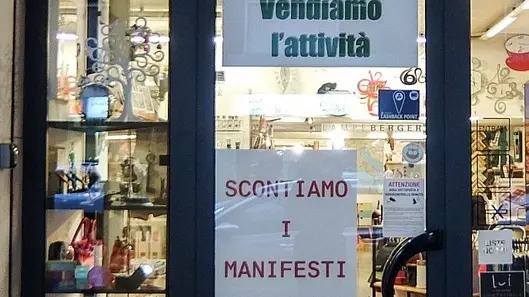 GIORNALISTA: Scattolin AGENZIA FOTO: Candussi LUOGO: Mestre. DESCRIZIONE: Galleria Verticale, Via Fapanni.