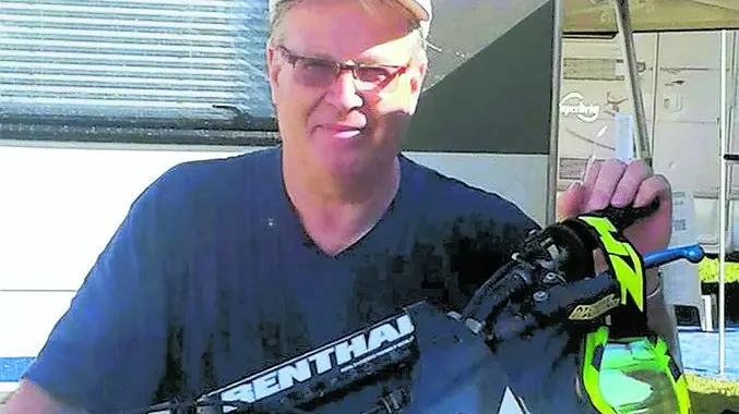 Il pilota Raffaele Mazzola in una foto tratta dal suo profilo Facebook. FACEBOOK RAFFAELE MAZZOLA +++ATTENZIONE LA FOTO NON PUO' ESSERE PUBBLICATA O RIPRODOTTA SENZA L'AUTORIZZAZIONE DELLA FONTE DI ORIGINE CUI SI RINVIA+++ ++HO / NO SALES EDITORIAL USE ONLY++