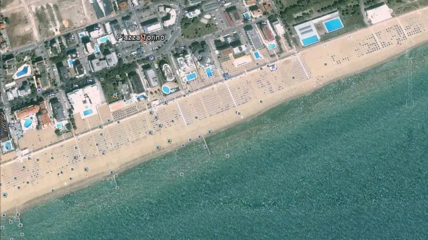 La zona interessata dalla chiazza nelle immagini di Google Earth