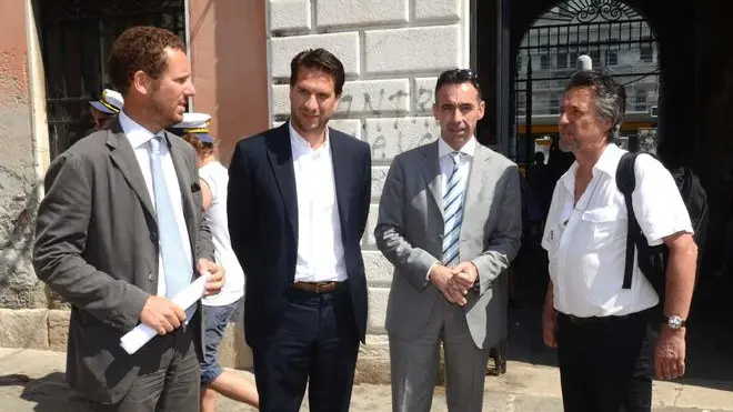 Carrai Interpress/M.Tagliapietra Venezia 21.08.2012.- Caso della bambina Celeste. Da sx Avv. Dario Bianchini, Avv. Marco Vorano, Giampaolo Carrer (papà), dr. Marino Andolina. Tribunale Rialto.