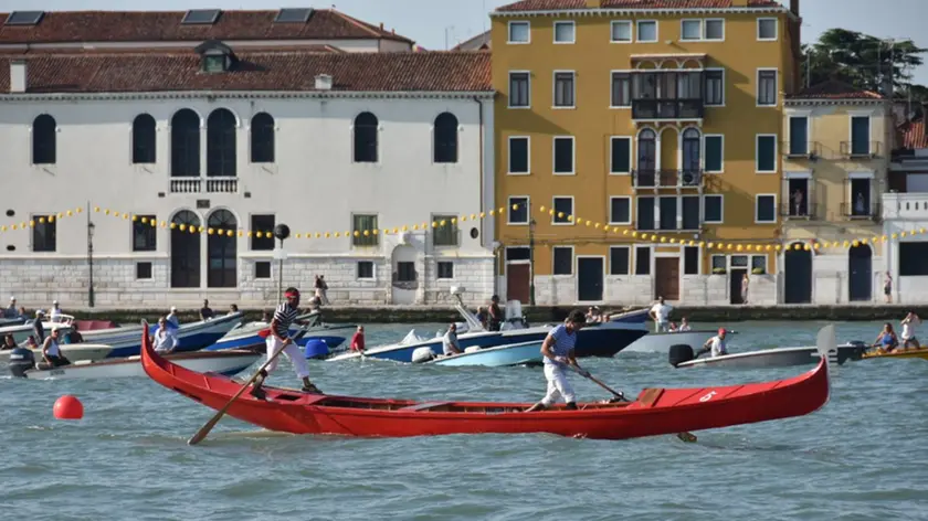 Il gondolino dei vincitori della Regata del Rentore, Jacopo Colombi e Andrea Ortica