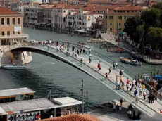 AGOSTINI INTERPRESS VENEZIA 12.09.1008.- APERTO AL PUBBLICO IL PONTE DELLA COSTITUZIONE.