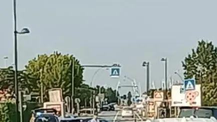 Traffico bloccato sulla via dell'incidente