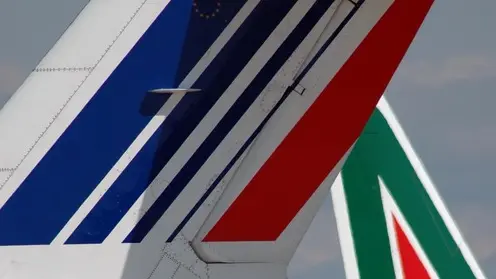 Aeromobili della Air France, Lufthansa E Alitalia sulla pista dell'aeroporto di Fiumicino. TELENEWS /ANSA/COC