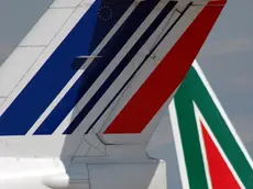 Aeromobili della Air France, Lufthansa E Alitalia sulla pista dell'aeroporto di Fiumicino. TELENEWS /ANSA/COC