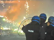 Scontri tra manifestanti No Tav e polizia a Chiomonte (Torino)in una foto di archivio ANSA/DI MARCO