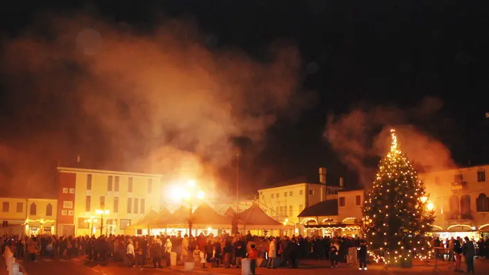 FURLAN MIRANO: CAPODANNO IN PIAZZA 01/01/2008 LIGHTIMAGE