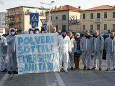 Agenzia Candussi, giornalista FAvarato. Protesta attivisti in via Miranese di fronte alla sede ARPAV