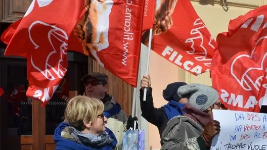 Interpress/GF.Tagliapietra Venezia 20.03.2018.- Dipendenti Trony manifestano davanti alla Regione, Stazione Santa Lucia.