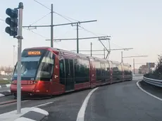 Agenzia Candussi, giornalista Chiarin. Rotonda di San Giuliano ,rotaia tram che da viale San Marco porta a cavalcavia S. Giuliano