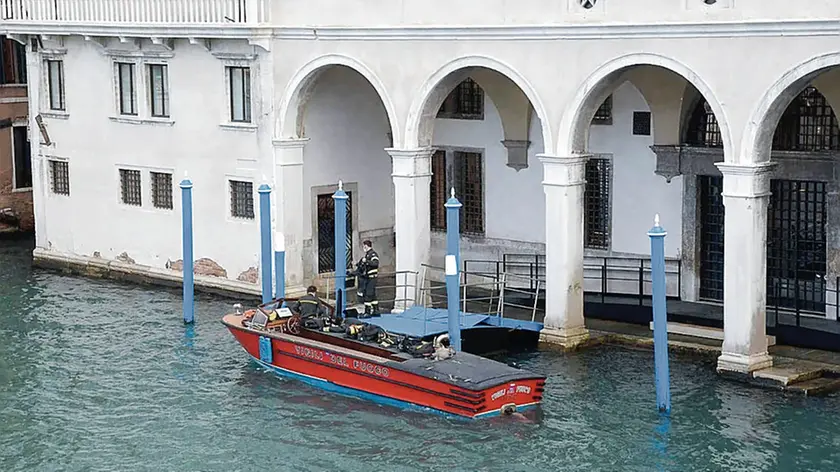 All'istituto Fermi a Venezia sono intervenuti i vigili del fuoco