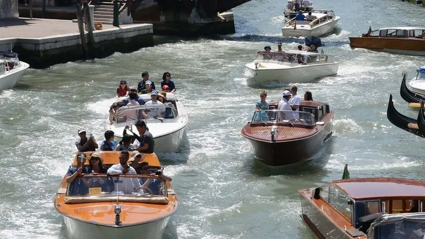 Interpress/M.Tagliapietra Venezia 25.05.2018.- Traffico taxi in Rio Novo, Piazzale Roma.