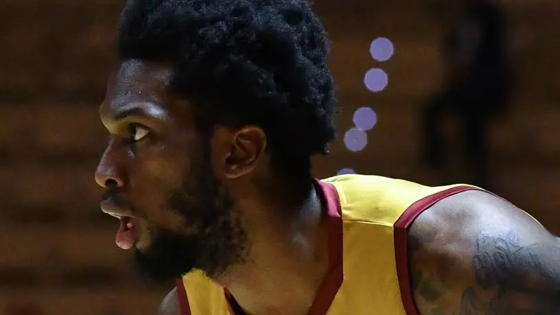 Jordan Parks, l'unico che ha lottato contro la Virtus