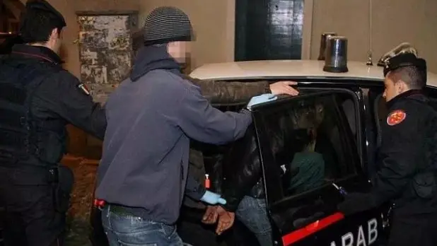 Madre e figlio sono stati arrestati dai carabinieri
