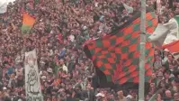 La curva Morosini del Penzo ai tempi d’oro del Venezia quando la squadra militava in serie A