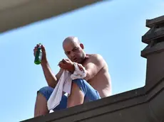 COLUCCI - DINO TOMMASELLA - JESOLO - L'UOMO SUL TETTO