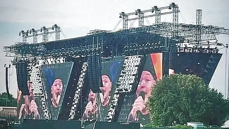 Il palco del concerto di Vasco a Bibione