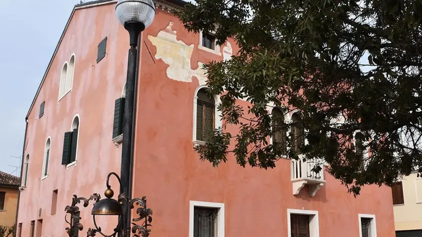 SCATTOLIN - TOMMASELLA -MEOLO - LA SEDE MUNICIPALE CHIUSA