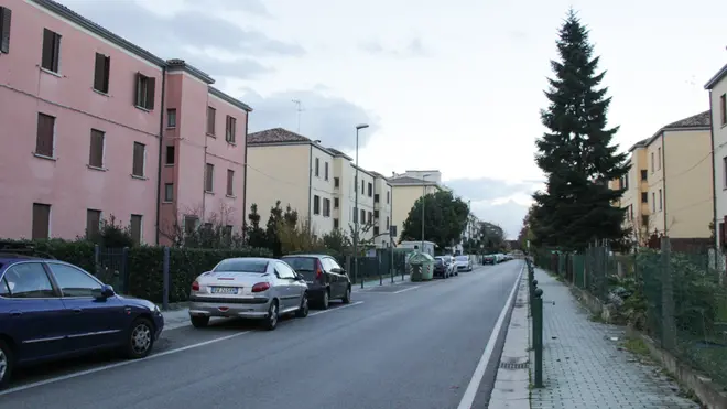 via case nuove a Marghera Catene