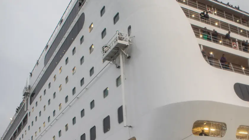 06/09/2019 Venezia, Ambientalisti e Movimento No Grandi Navi protestano contro una nave da Crociera MSC mentre passa nel canale della Giudecca
