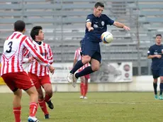 (CRUCCU) SAN DONA' DI PIAVE 16/12/2012 MATTEO BOEM.SANDONAJESOLO (MAGLIA BLU) VS SACILESE.N¡10 FLOREAN (SANDONAJESOLO)..