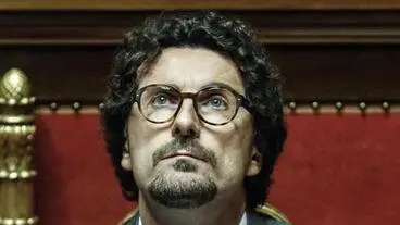 Il ministro delle Infrastutture Danilo Toninelli in Senato durante la discussione delle mozioni di sfiducia nei suoi confronti, Roma 21 marzo 2019. ANSA/GIUSEPPE LAMI