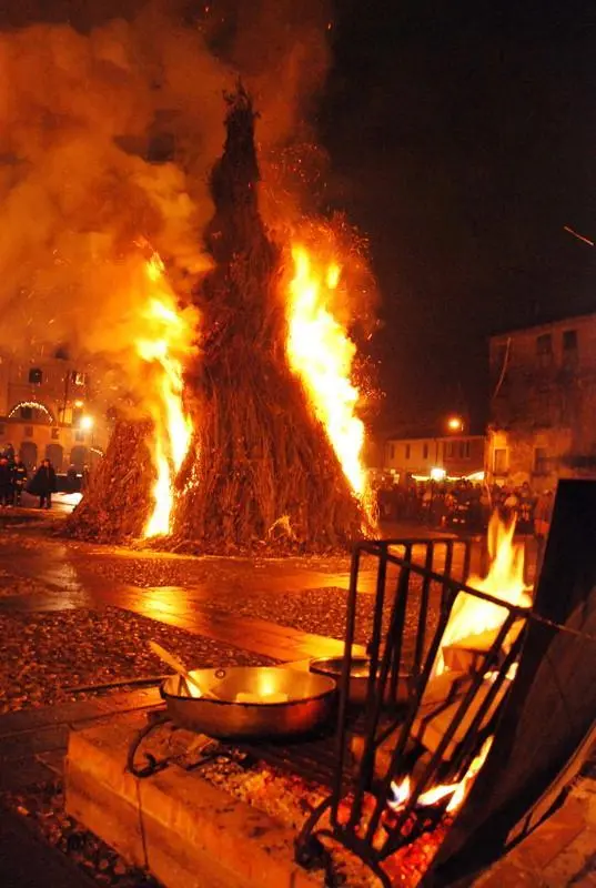 MORSEGO NOALE: FESTA TRADIZIONALE POPOLARE - I BRUSA A VECIA DE NOAE..06/01/2008 LIGHTIMAGE