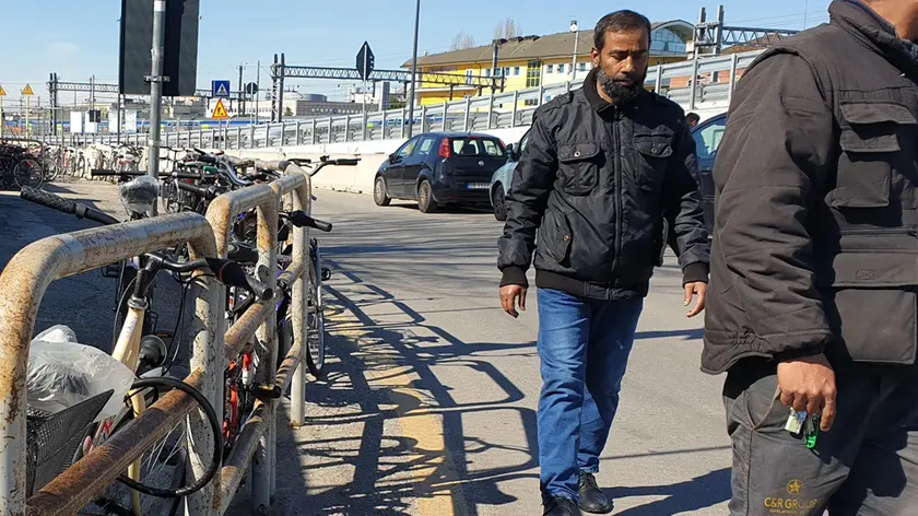 Gli operai in subappalto venivano pagati 5 euro l'ora