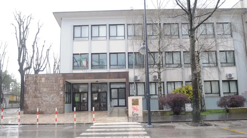 La scuola media Ippolito Nievo