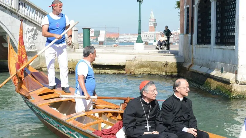 Interpress/M.Tagliapietra Venezia 28.06.2015.- Festa San Pietro di Castello. Corteo acqueo e Messa del Patriarca Francesco Moraglia.