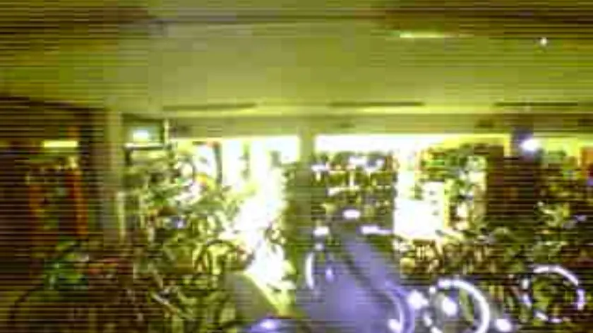 Un'immagine del negozio di cicli della videocamera interna
