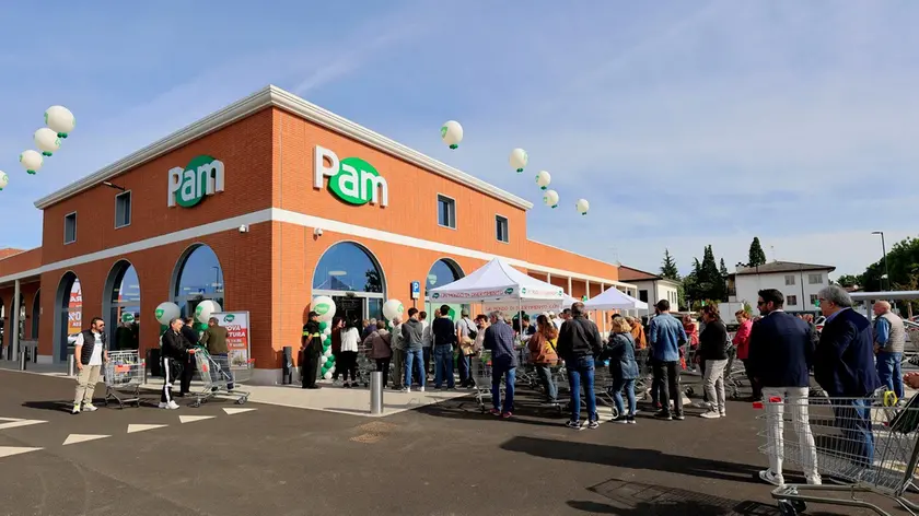 Inaugurato il nuovo supermercato PAM ad Oriago