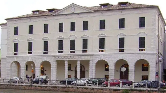 NUOVA SEDE UNIVERSITA' DI TREVISO NELL'EX OSPEDALE SAN LEONARDO RESTAURATO DA CASSAMARCA OSPITERA' CORSI DI GIURISPRUDENZA E COMMERCIO ESTERO..