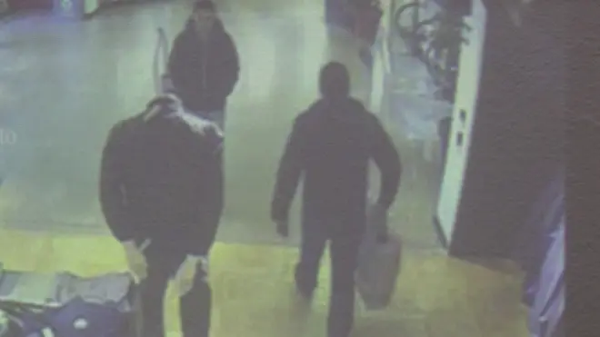 Conf. stampa presso il Commissariato di Polizia di Mestre per presentare l'operazione Jammer nelle foto alcuni fermi immagine del video delle telecamere di sicurezza