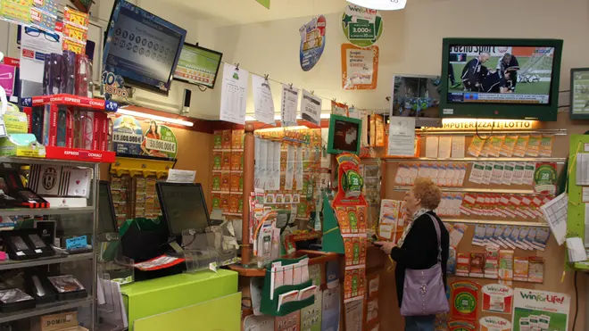 Tabaccheria di via San Donà a Mestre dove è stato vinto un biglietto di "Turista per sempre" dal valore complessivo di 1.740.000 €