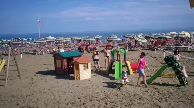 Lo stabilimento balneare Calligaro di Caorle, sotto Giampietro Calligaro